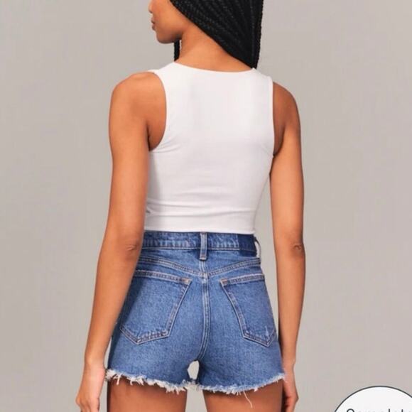 Abercrombie & Fitch Curve Love High Rise Mom Short Distressed Denim Size 25/0 - Picture 4 of 9